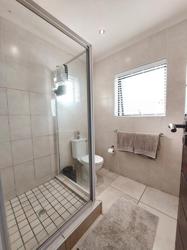 3 Bedroom Property for Sale in Bloemhof Western Cape
